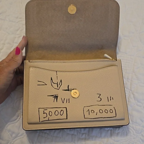 Coach Cream Shoulder Bag with Gold Chain - Picture 6 of 7